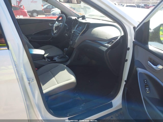 Продажа на аукционе авто 2017 Hyundai Santa Fe Sport 2.4l, vin: 5NMZTDLB8HH033438, номер лота: 44551322