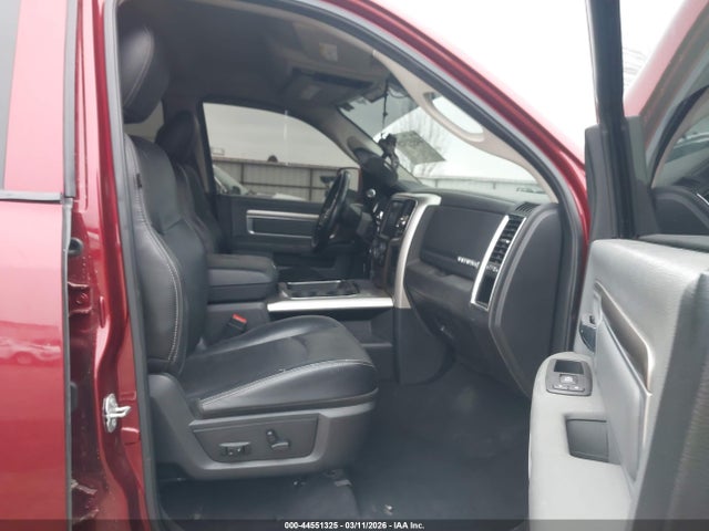 3C6UR5NL4HG517856 RAM 2500 Laramie 4x4 6&#039;4 Box