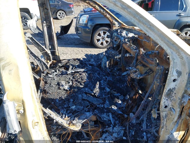 44551423 :رقم المزاد ، 3GTU9FET0MG305464 vin ، 2021 Gmc Sierra 1500 4wd  Short Box Denali مزاد بيع