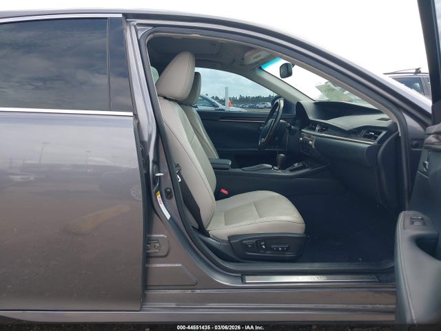 44551435 :رقم المزاد ، JTHBK1GG5E2113013 vin ، 2014 Lexus Es 350 مزاد بيع