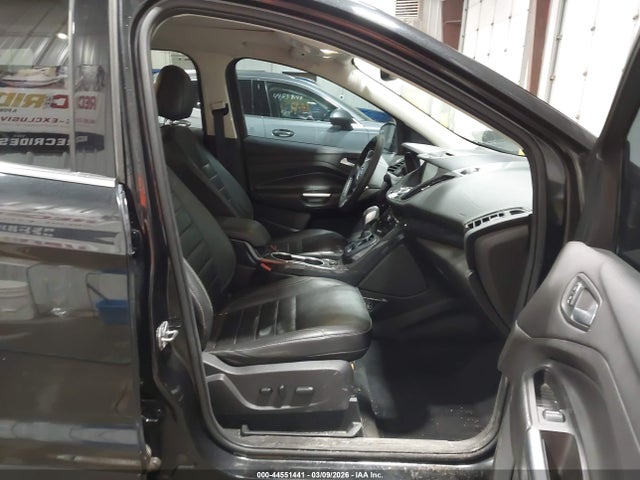 1FMCU9J96FUC63240 Ford Escape Titanium