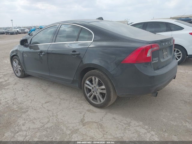 2013 VOLVO S60 YV1612FS5D2220329 Photo 2