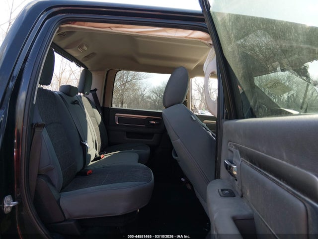 44551465 :رقم المزاد ، 3C6RR7LT9HG593836 vin ، 2017 Ram 1500 Big Horn  4x4 5'7 Box مزاد بيع