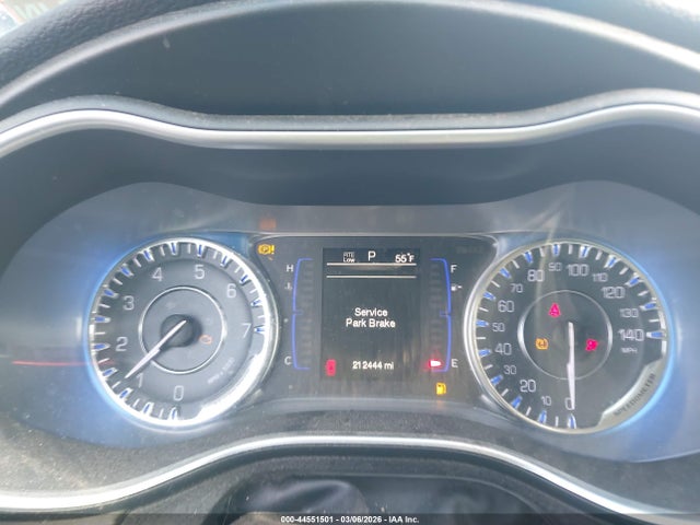 2015 Chrysler 200 Limited მანქანა იყიდება აუქციონზე, vin: 1C3CCCAB0FN691021, აუქციონის ნომერი: 44551501