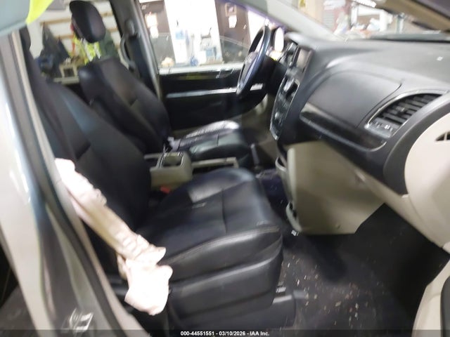 44551551 :رقم المزاد ، 2C4RC1BG9ER338976 vin ، 2014 Chrysler Town & Country Touring مزاد بيع