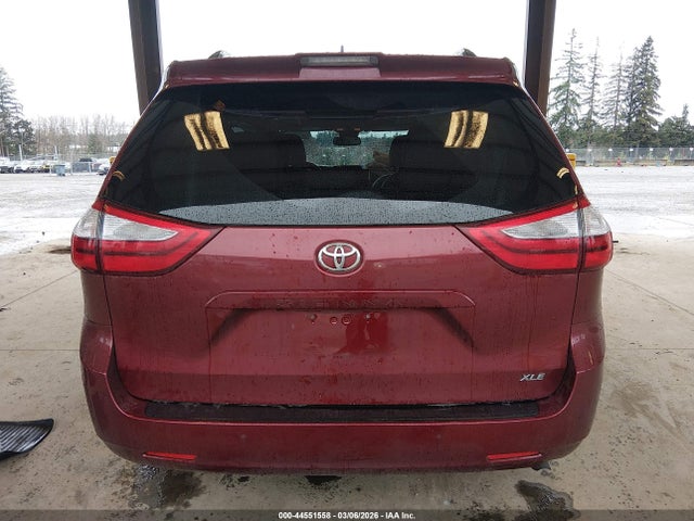 Toyota Sienna Xle 8 Passenger 2018 5TDYZ3DC5JS938086 Image 17