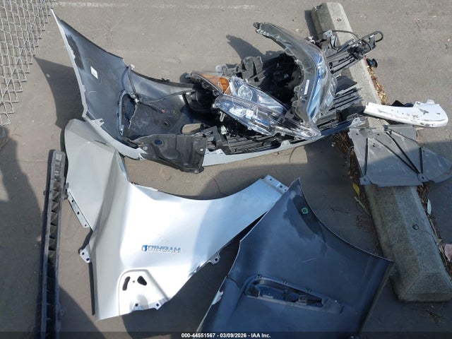 JTDKARFU9L3106499 Toyota Prius Le