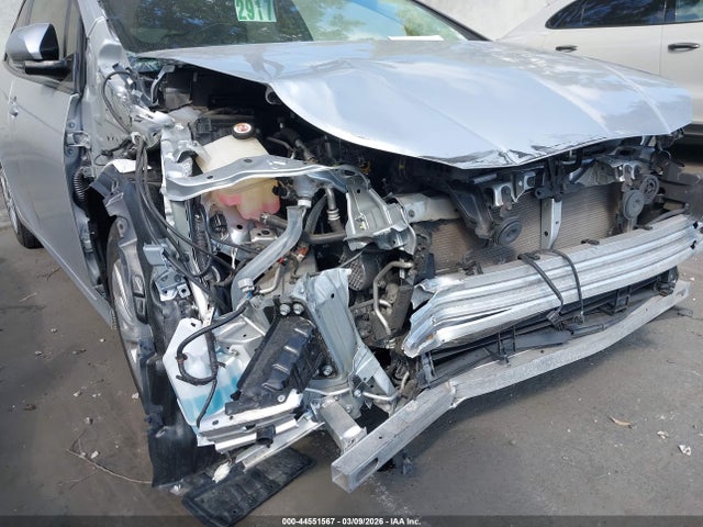 JTDKARFU9L3106499 Toyota Prius Le