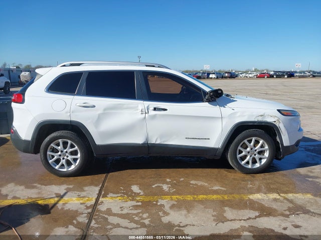 1C4PJLCB5GW281665 Jeep Cherokee Latitude