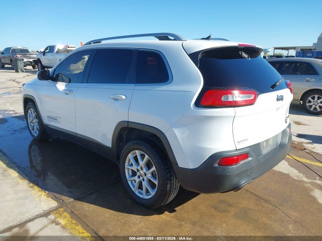 1C4PJLCB5GW281665 Jeep Cherokee Latitude