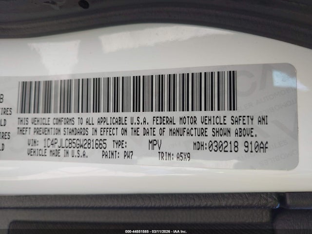 1C4PJLCB5GW281665 Jeep Cherokee Latitude