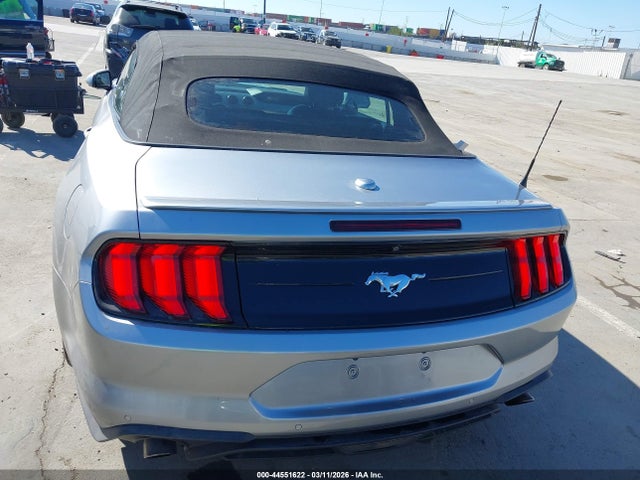 Ford Mustang Ecoboost Premium 2020 1FATP8UH2L5126333 Image 17
