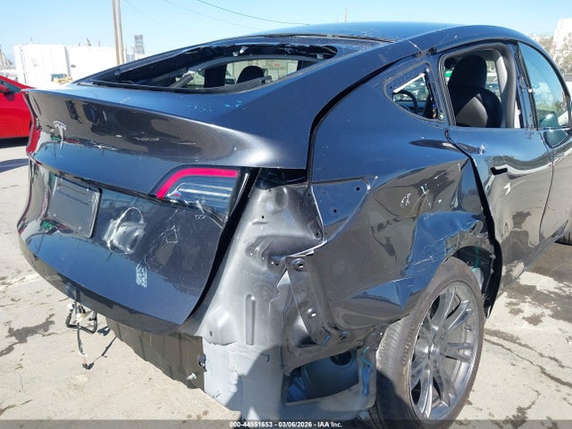 Продажа на аукционе авто 2024 Tesla Model Y Rwd, vin: 7SAYGDED2RF094126, номер лота: 44551653