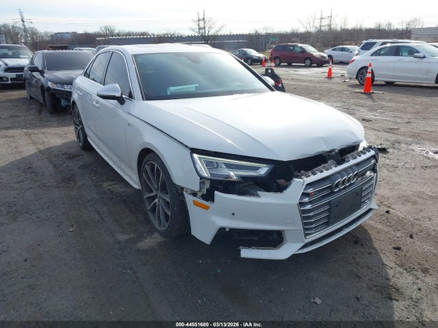 44551680 :رقم المزاد ، WAUC4AF46JA002930 vin ، 2018 Audi S4 3.0t Premium Plus مزاد بيع