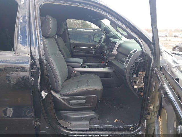 2019 RAM 1500 1C6RRFFG8KN767189 Photo 4