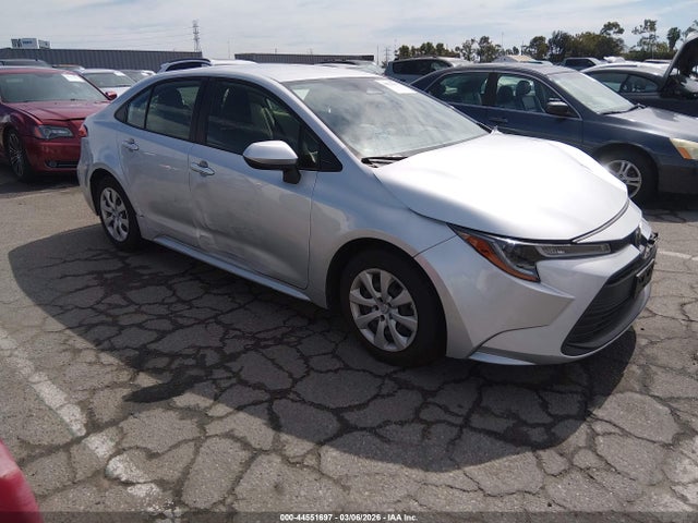 Toyota COROLLA LE 2023 JTDB4MEE7P3014270 головне зображення