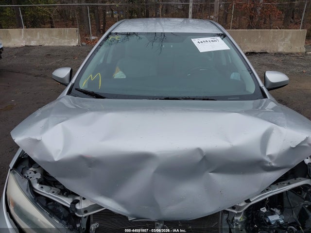 44551807 :رقم المزاد ، 2T1BURHE6FC458254 vin ، 2015 Toyota Corolla Le مزاد بيع