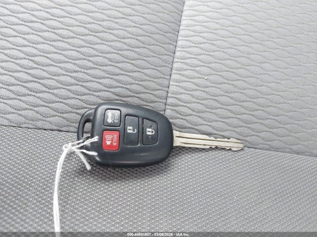 44551807 :رقم المزاد ، 2T1BURHE6FC458254 vin ، 2015 Toyota Corolla Le مزاد بيع