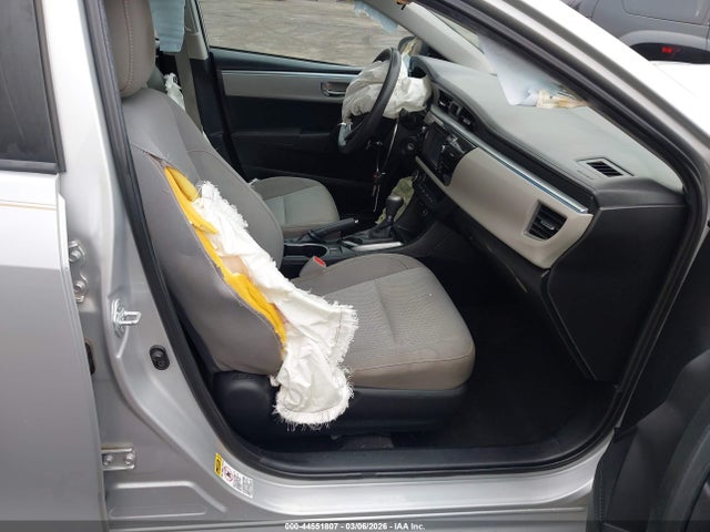 44551807 :رقم المزاد ، 2T1BURHE6FC458254 vin ، 2015 Toyota Corolla Le مزاد بيع