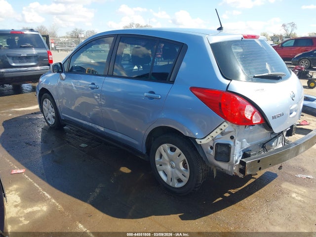 44551808 :رقم المزاد ، 3N1BC1CP3BL416275 vin ، 2011 Nissan Versa 1.8s مزاد بيع