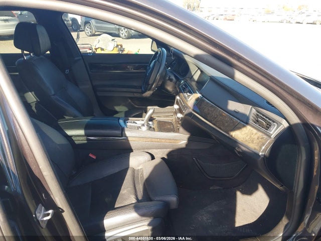 2014 BMW 740I WBAYA6C5XED826622 Photo 4