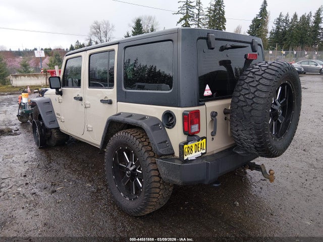 2018 JEEP WRANGLER JK UNLIMITED 1C4BJWDG3JL829550 Photo 2