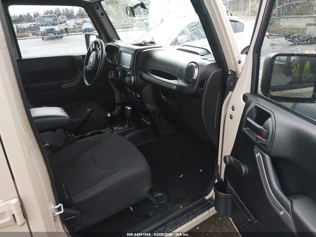 2018 JEEP WRANGLER JK UNLIMITED 1C4BJWDG3JL829550 Photo 4