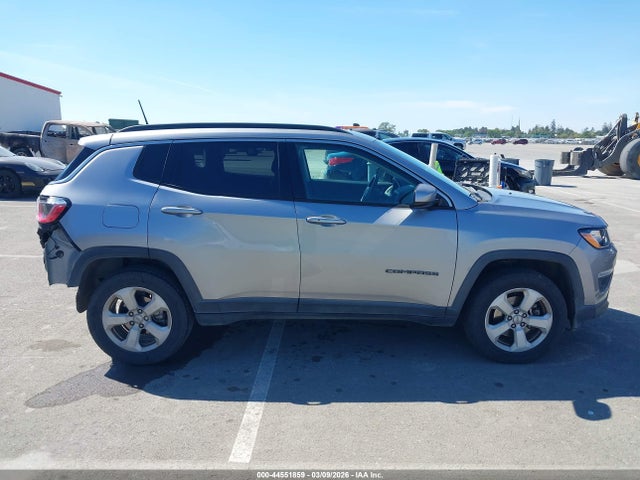 Jeep Compass Latitude 4x4 2018 3C4NJDBB4JT176692 Image 14