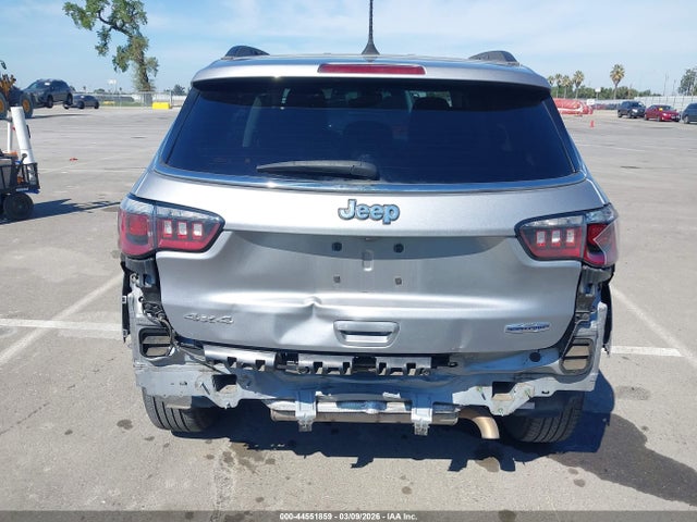 Jeep Compass Latitude 4x4 2018 3C4NJDBB4JT176692 Image 17