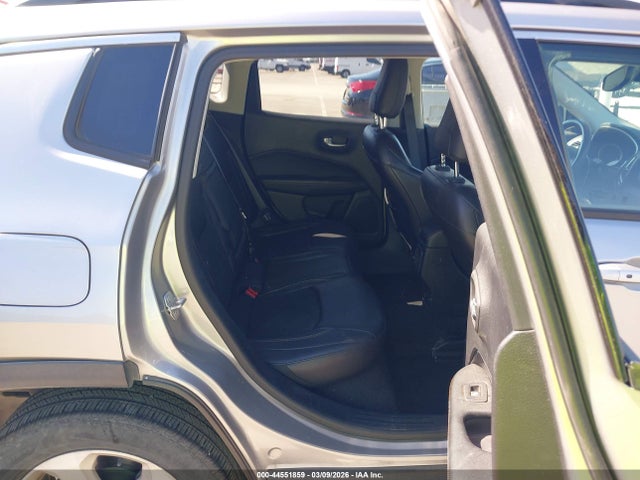 Jeep Compass Latitude 4x4 2018 3C4NJDBB4JT176692 Image 8