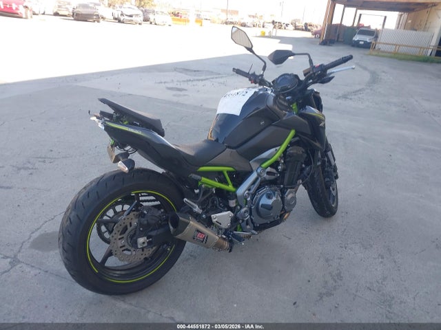 JKAZR2A19HDA18899 Kawasaki ZR900