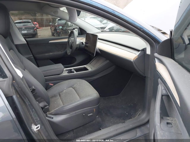 Продаж на аукціоні авто 2023 Tesla Model Y Awd/long Range Dual Motor All-wheel Drive, vin: 7SAYGDEE3PA138217, номер лоту: 44551901