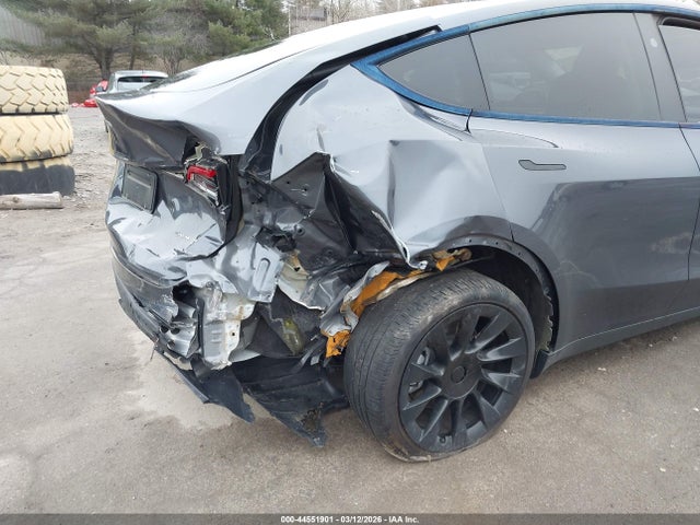 Продаж на аукціоні авто 2023 Tesla Model Y Awd/long Range Dual Motor All-wheel Drive, vin: 7SAYGDEE3PA138217, номер лоту: 44551901