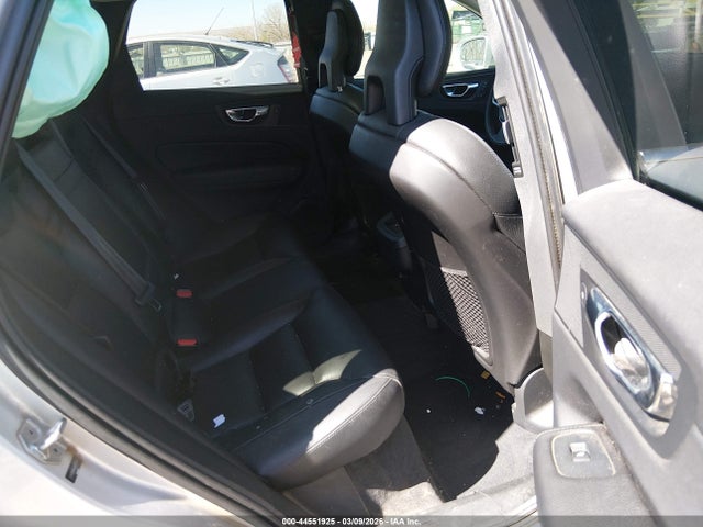 LYV102RK8JB117611 Volvo Xc60 T5 Momentum