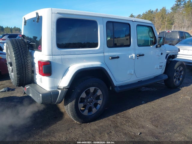 1C4HJXEN9JW197617 Jeep Wrangler Unlimited Sahara 4x4