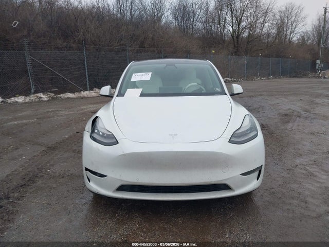 2021 Tesla Model Y Long Range Dual Motor All-wheel Drive მანქანა იყიდება აუქციონზე, vin: 5YJYGDEE5MF072264, აუქციონის ნომერი: 44552003