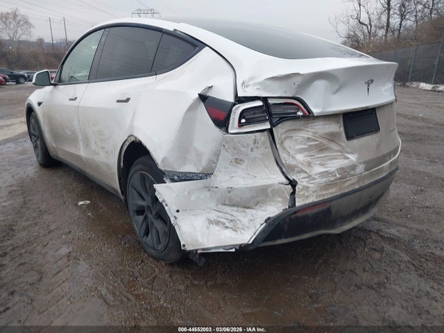 2021 Tesla Model Y Long Range Dual Motor All-wheel Drive მანქანა იყიდება აუქციონზე, vin: 5YJYGDEE5MF072264, აუქციონის ნომერი: 44552003