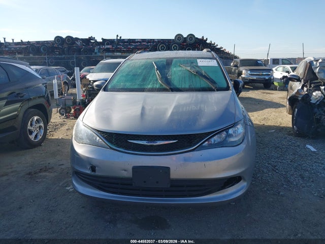 44552037 :رقم المزاد ، 2C4RC1DG7LR211881 vin ، 2020 Chrysler Voyager Lxi مزاد بيع