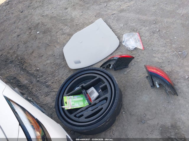 44552037 :رقم المزاد ، 2C4RC1DG7LR211881 vin ، 2020 Chrysler Voyager Lxi مزاد بيع