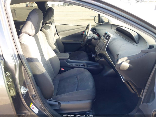 JTDKBRFU1G3530732 Toyota Prius Two