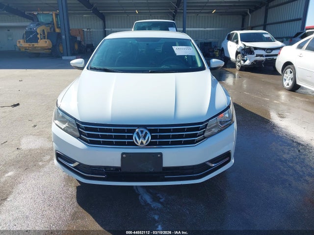 1VWAS7A39GC055231 Volkswagen Passat 1.8t S