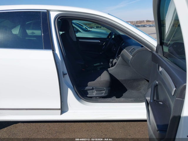 44552112 :رقم المزاد ، 1VWAS7A39GC055231 vin ، 2016 Volkswagen Passat 1.8t S مزاد بيع