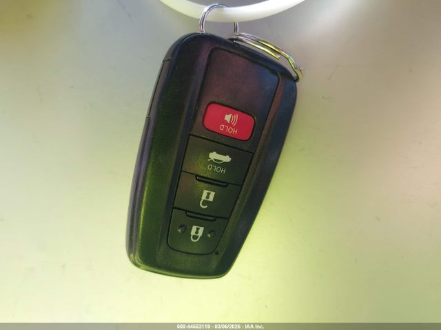 4T1B11HK4JU026902 Toyota CAMRY XLE