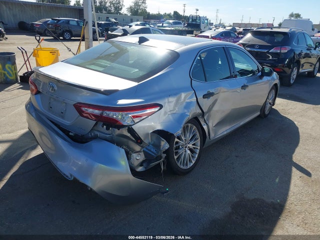 4T1B11HK4JU026902 Toyota CAMRY XLE