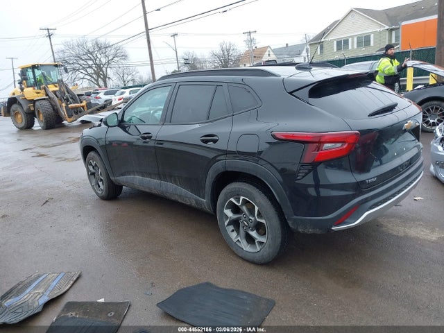 2024 CHEVROLET TRAX KL77LHE29RC239702 Photo 2