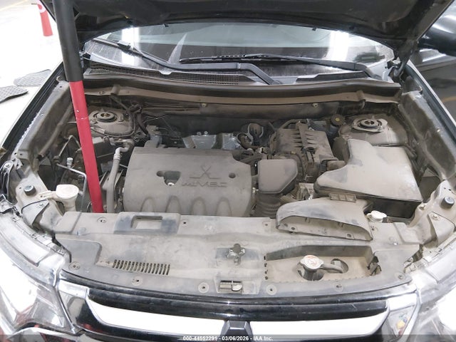 JA4AD2A38GZ008571 Mitsubishi Outlander Es