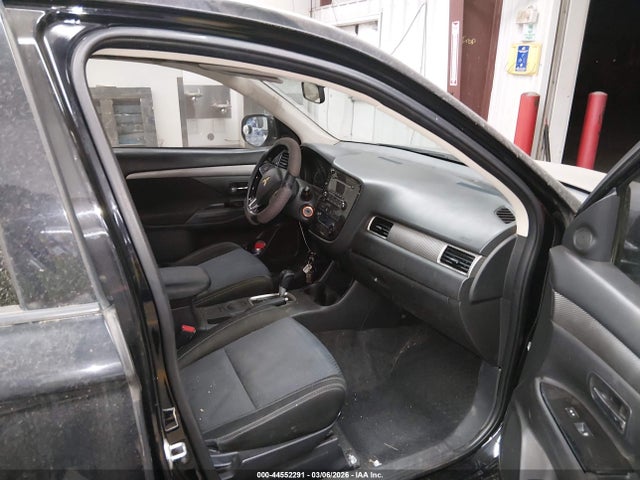 JA4AD2A38GZ008571 Mitsubishi Outlander Es
