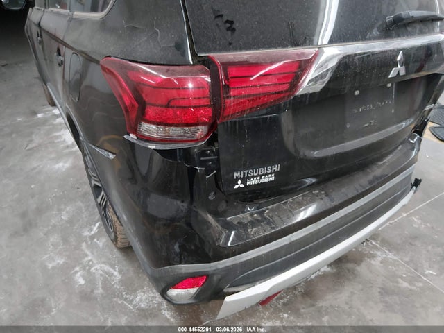 JA4AD2A38GZ008571 Mitsubishi Outlander Es