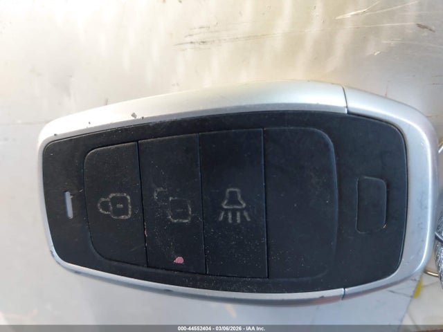 5NMZU3LB3HH015677 Hyundai Santa Fe Sport 2.4l