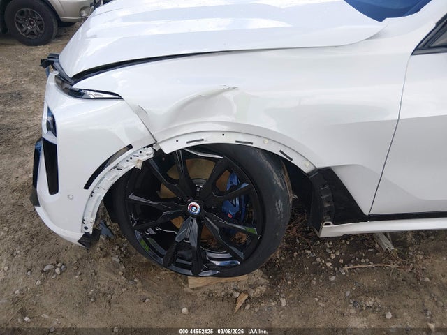 44552425 :رقم المزاد ، 5UX33EM06P9R31800 vin ، 2023 Bmw X7 M60i مزاد بيع